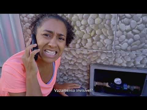 Mulher verificando o registro